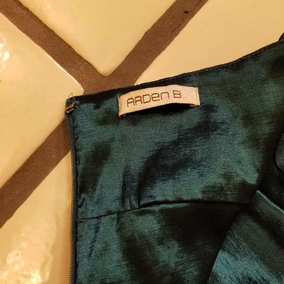 Arden B Shimmering Deep Green Tube Style Cocktail Dress - Picture 2 of 9